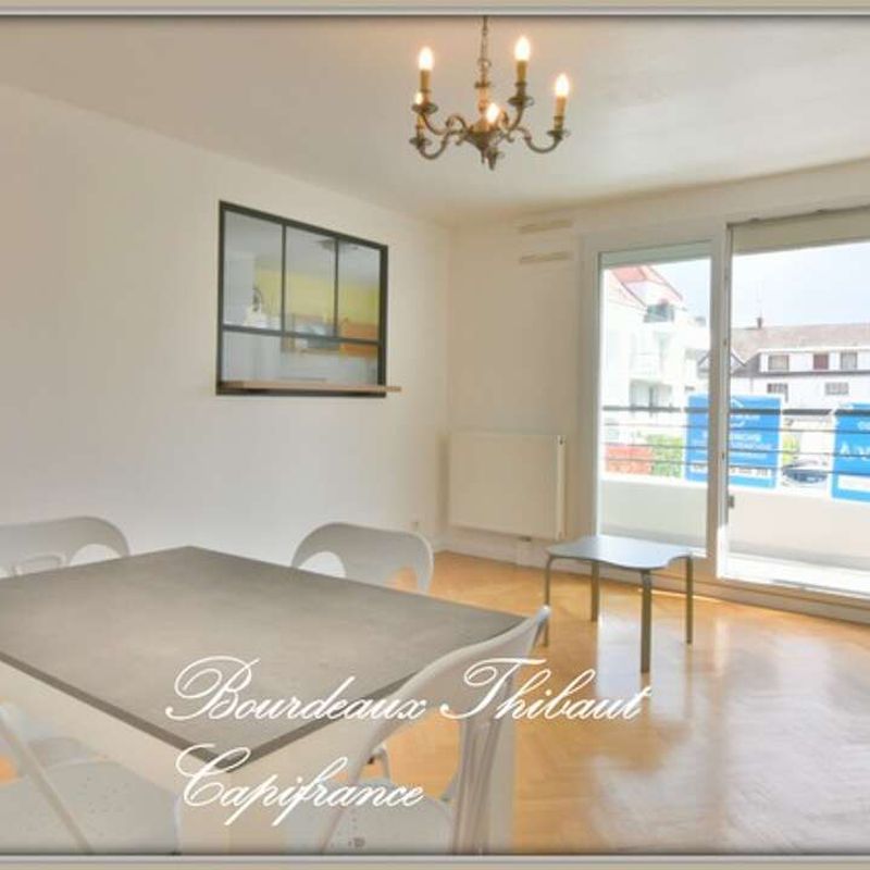 Location appartement 3 pièces 64 m² Montlhéry (91310)