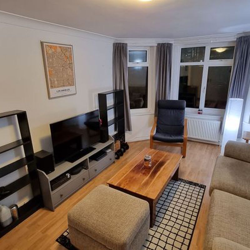 Flat to rent in Flat 5, Normanton Rise, 2 Holbeck Hill, Scarborough YO11 Weaponness