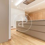 Rent 4 bedroom apartment of 242 m² in valencia