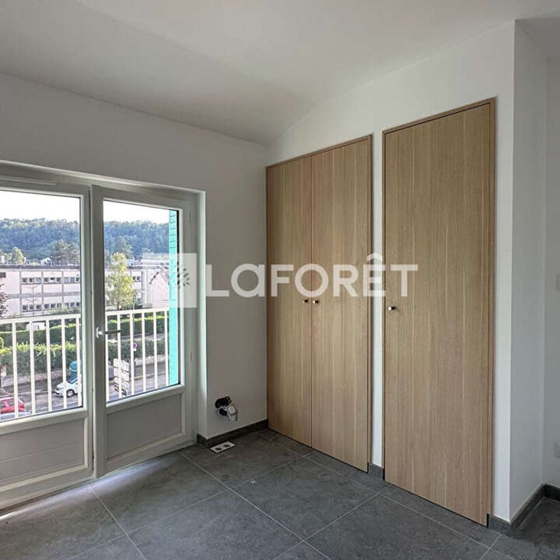 Location appartement 2 pièces 28 m² Bourgoin-Jallieu (38300)