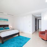 Rent 2 bedroom apartment of 171 m² in Puerto Banús