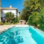 Rent 7 bedroom house of 218 m² in Marseille