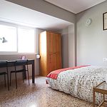Rent 5 bedroom apartment in Valencia