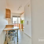 Rent 3 bedroom apartment of 107 m² in Paris