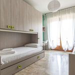 Affitto 2 camera appartamento di 110 m² in Bologna