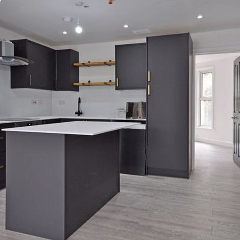 Flat to rent in Luxury Apartments, Caerau Road, Newport NP20 Clytha Park
