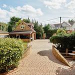 Rent 6 bedroom house in Staines