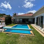 Rent 4 bedroom house of 418 m² in Funchal