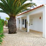 Rent 2 bedroom house of 146 m² in Vale da Telha