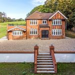 Rent 5 bedroom house in Reading