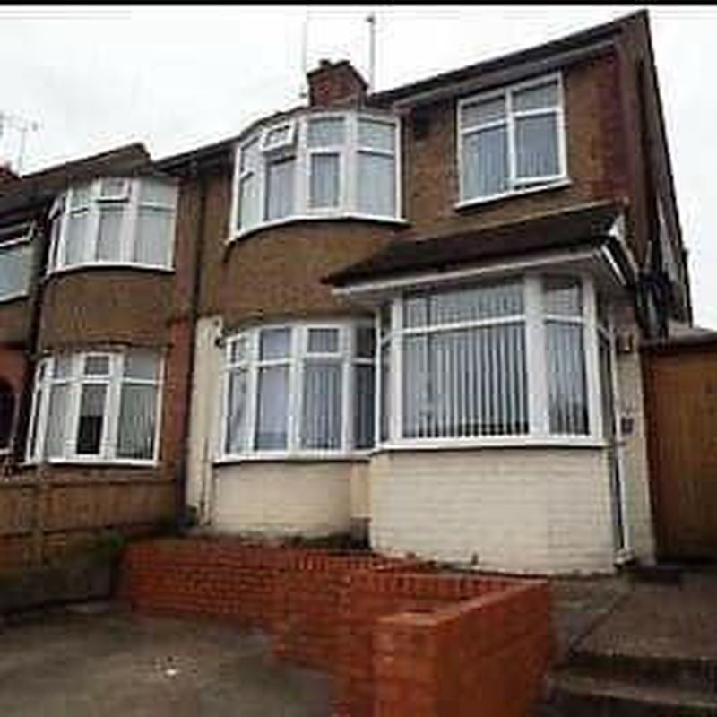 3 bedroom terraced house to rent Leagrave