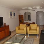 Rent 2 bedroom apartment of 90 m² in Benahavís