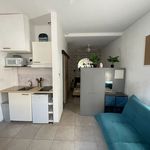Rent 1 bedroom apartment of 21 m² in Hyères