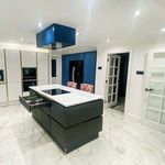 Rent 5 bedroom house in Waltham Cross