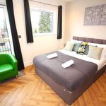 Rent 2 bedroom apartment of 65 m² in London