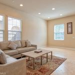 Rent 4 bedroom apartment of 236 m² in Costa Mesa