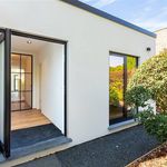 Rent 3 bedroom house of 465 m² in Aartselaar