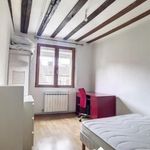 Appartement de 96 m² avec 4 chambre(s) en location à Troyes