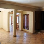 Rent 4 bedroom house of 330 m² in Polokwane
