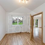 Rent 6 bedroom house of 150 m² in Chýně