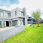 Rent 4 bedroom house of 600 m² in Centurion