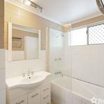 Rent 3 bedroom house of 7250 m² in Cairns