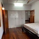Rent 4 bedroom house of 380 m² in Lumphini