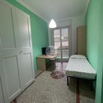 Affitto 5 camera appartamento di 140 m² in Napoli