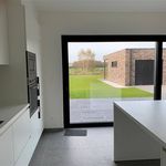 Rent 3 bedroom house of 628 m² in Wachtebeke