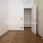 Rent 5 bedroom apartment of 190 m² in Genova