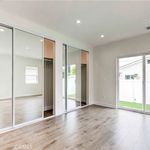 Rent 3 bedroom apartment of 135 m² in Glendale