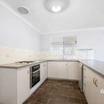 Rent 3 bedroom house of 690 m² in Geraldton