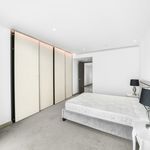 Rent 2 bedroom flat of 92 m² in London