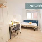 Rent a room of 80 m² in Granada