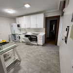 Rent 5 bedroom apartment of 200 m² in León