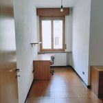 Rent 4 bedroom apartment of 76 m² in Milano