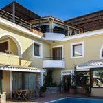 Rent 6 bedroom house of 480 m² in Voula