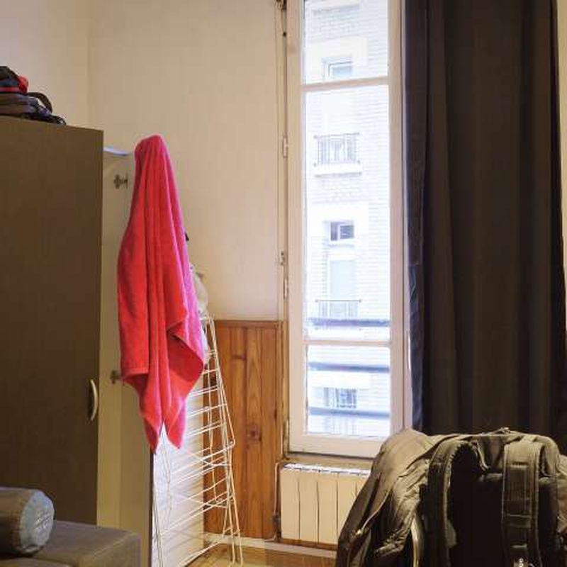Chambre accueillante dans un appartement de 3 chambres à Paris