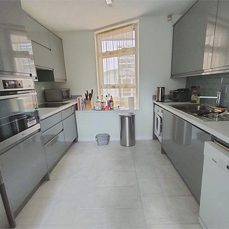 3 bedroom mews to rent Canary Wharf