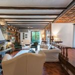 Rent a room of 180 m² in Vari-Voula-Vouliagmeni