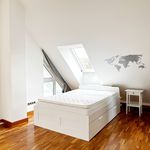 Miete 5 Schlafzimmer wohnung von 210 m² in Pinneberg