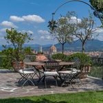 Rent 5 bedroom apartment of 325 m² in Florence