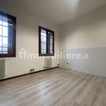 Rent 4 bedroom apartment of 96 m² in Venezia