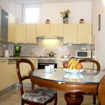 Rent 3 bedroom apartment of 50 m² in Split
