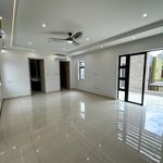 Rent 4 bedroom house of 325 m² in Kingston