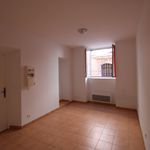 Rent 1 bedroom apartment of 20 m² in HYERES