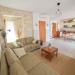 Rent 2 bedroom house of 95 m² in Fourka
