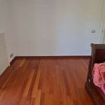 Affitto 4 camera appartamento di 127 m² in Napoli