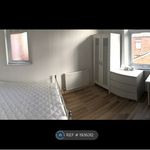 Rent 5 bedroom house in Salford