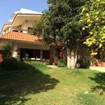 Rent 3 bedroom house of 200 m² in Voula